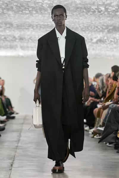 Look 5